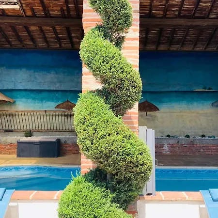 Au Clos Georges , Piscine Et Holiday home