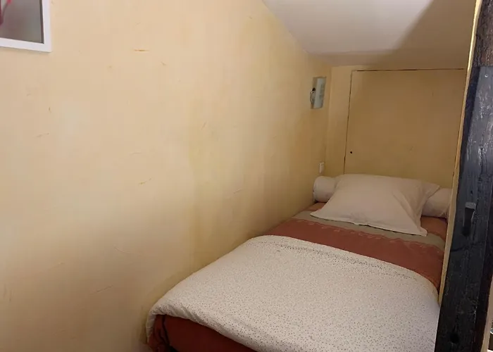 Au Clos Georges , Piscine Et Holiday home Saint-Jory