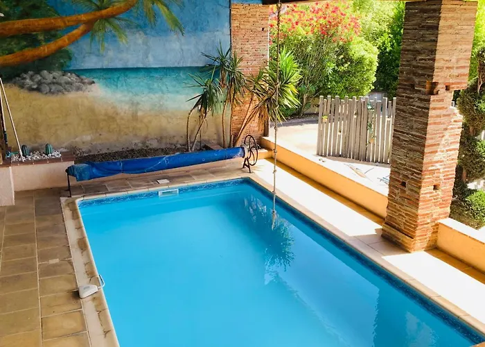 Au Clos Georges , Piscine Et Saint-Jory