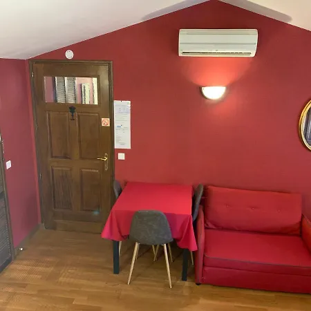 Au Clos Georges , Piscine Et Tatil Evi