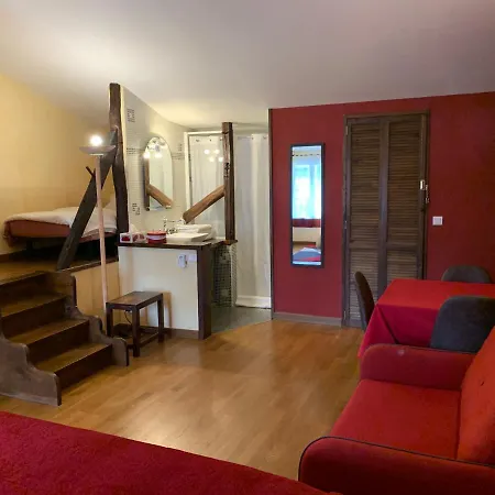 Au Clos Georges , Piscine Et Сasa de vacaciones