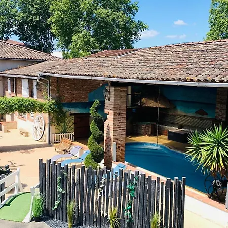 Au Clos Georges , Piscine Et