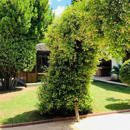 Au Clos Georges , Piscine Et